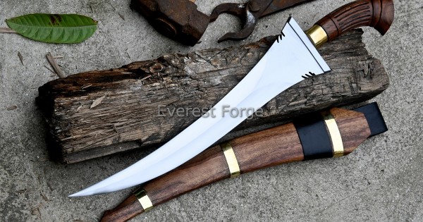 Moro-Dagger_10-600x315w.jpg